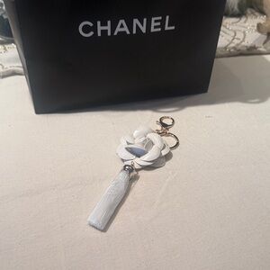 Elegant. White Floral Key Holder with Tassel